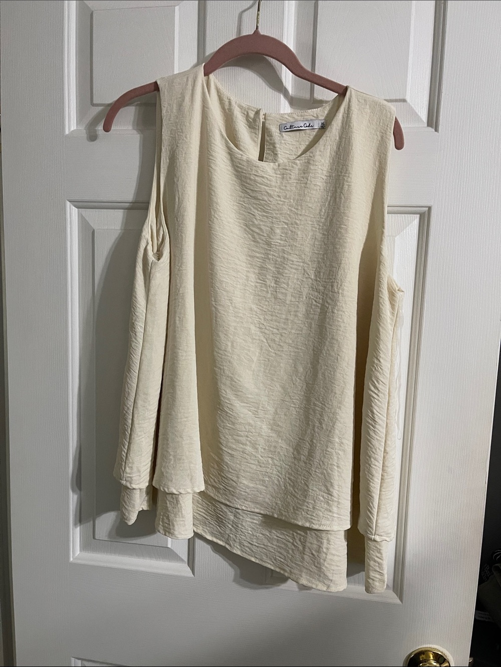Culture CodeCream Cold-Shoulder Tunic Blouse